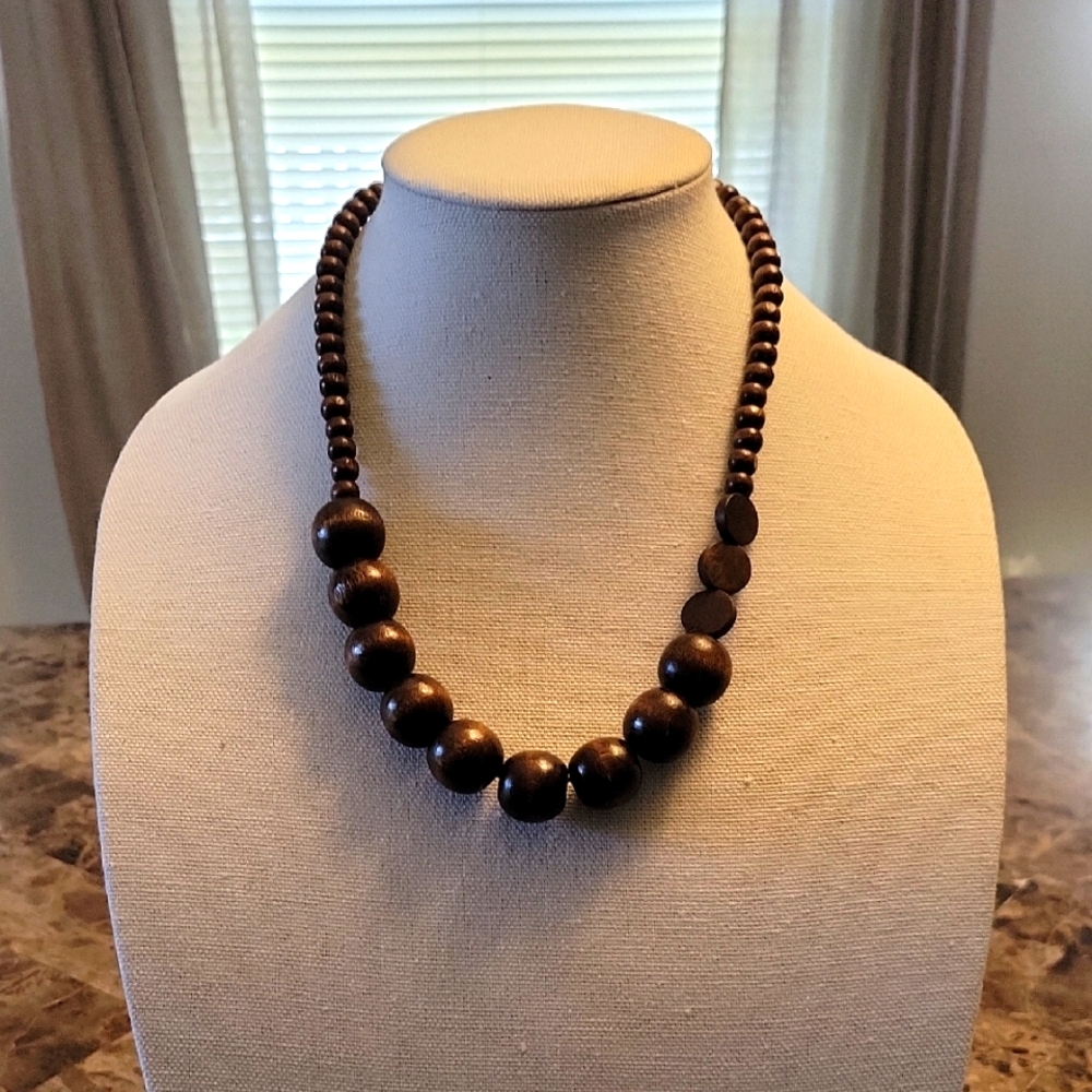 Elegant Brown Beaded Necklace